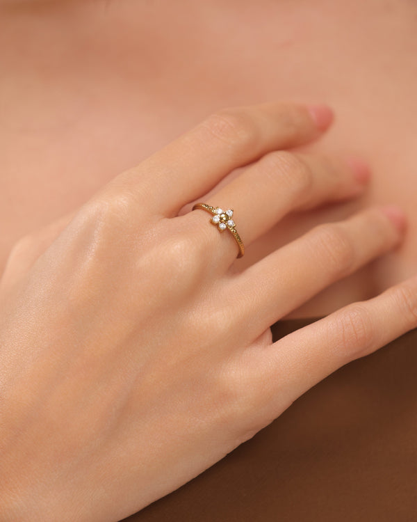 Glamon Daisy Glow Adjustable Ring for Women – High Quality Gold Coated Stainless Steel Flower Ring Gift For Her