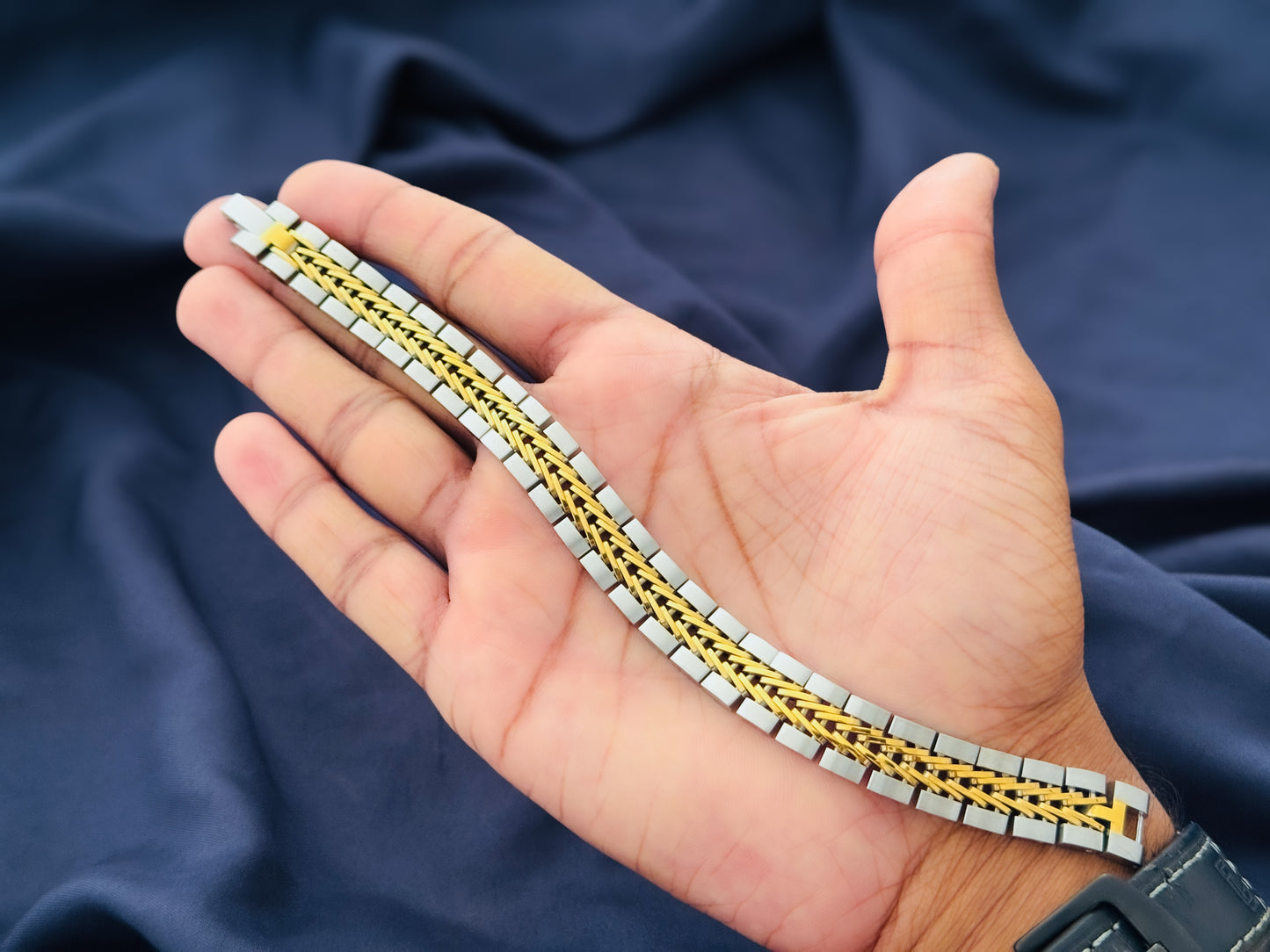 Titan Weave Bracelet – Silver Frame Gold Weave