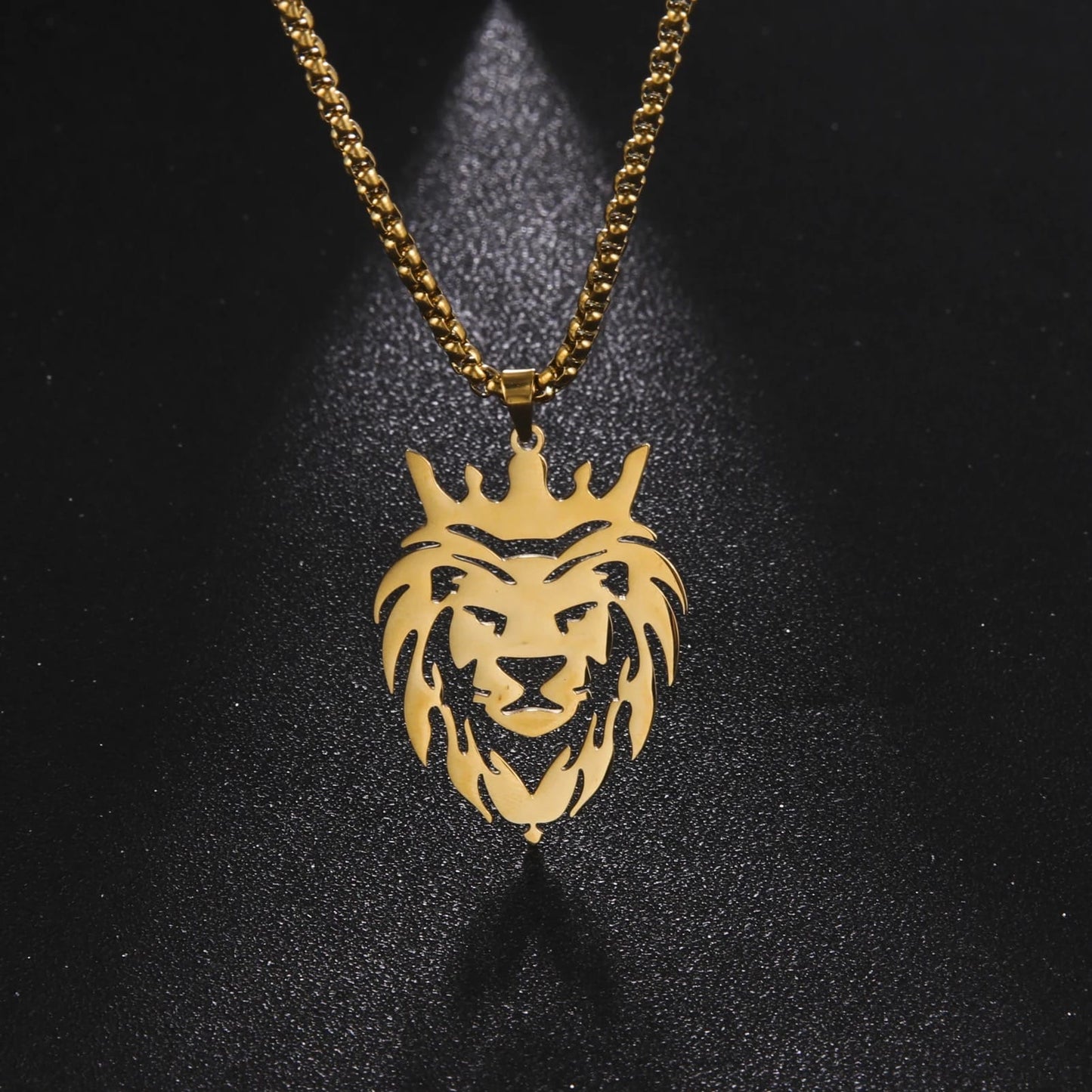 Lion With King Crown Necklace For Men Sri Lanka Cricket Lion Charm Necklace Vintage Mens Box Chain Necklace Pendant Choker Jewelry Gifts for Men