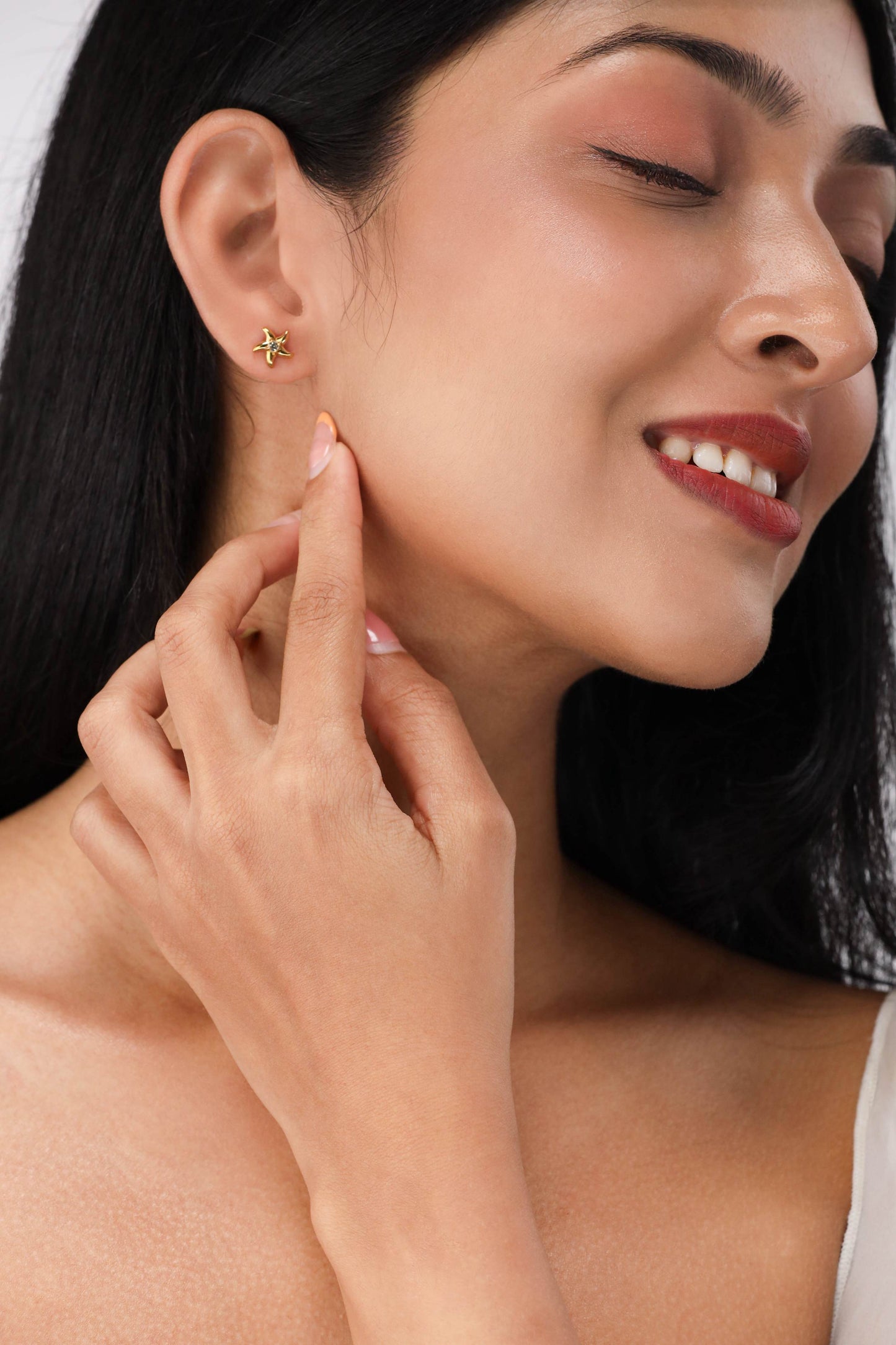 Glamon Twinkle Luxe Stud Earrings – Gold Coated Star Studs for Women Sri Lanka