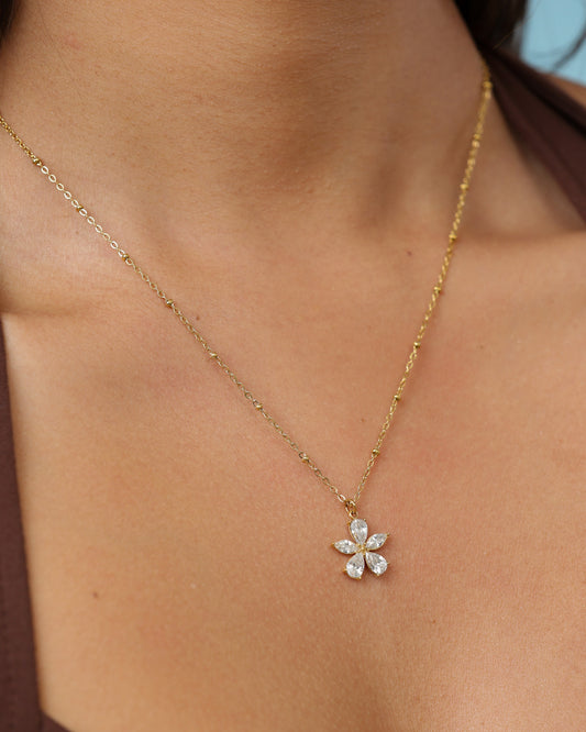 Glamon Petal Kiss Necklace – High Quality Gold-Coated Floral White Zircon Pendant for Women
