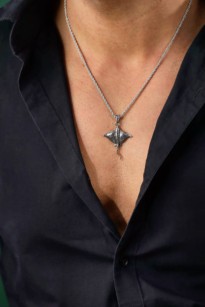 Glamon Phantom Ray Necklace for Men – Premium 316L Stainless Steel Stingray Pendant with 3mm Rope Chain Waterproof