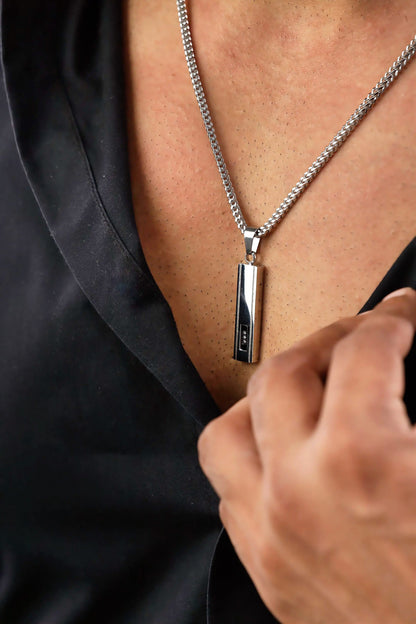 Glamon Titan Edge Necklace for Men – Premium 316L Stainless Steel Pendant with 3mm Franco Chain Waterproof