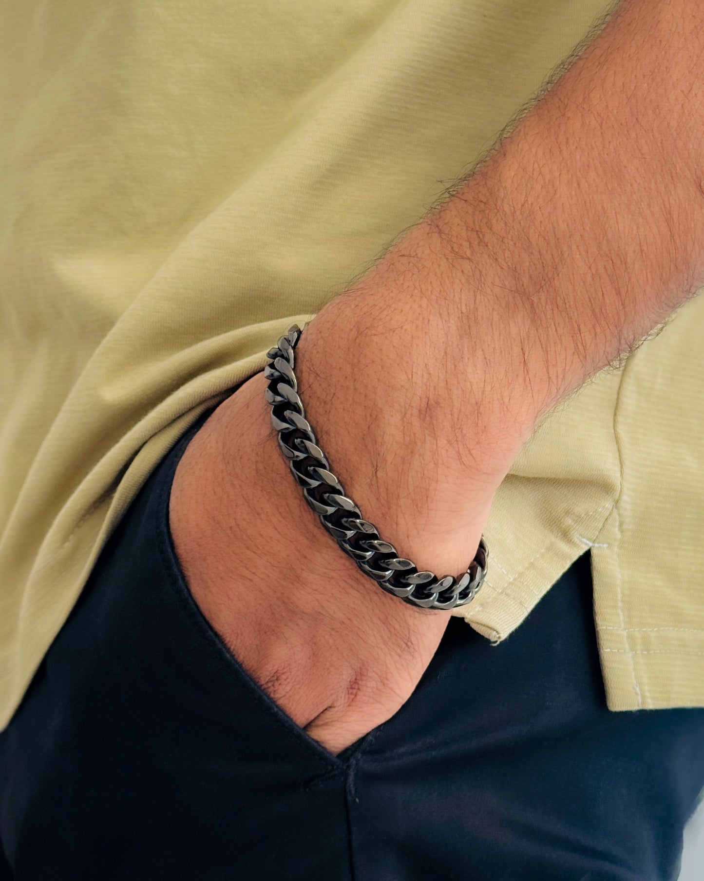 Glamon 8mm Black Cuban Link Bracelet for Men – Premium 316L Stainless Steel Waterproof Luxury Men’s Bracelet | Gift for Boyfriend