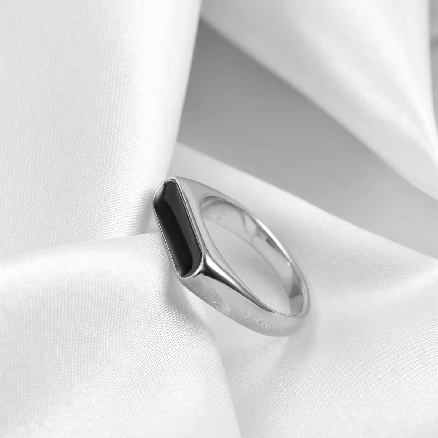 Glamon BlackWave Silver Signet Ring for Men – Premium 316L Stainless Steel Ring | Waterproof Durable Men’s Band